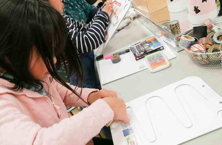 小学生が夢中になるおもしろ仕掛け | 500円玉の貯金箱ならコロコロコインの有限会社柴田印刷